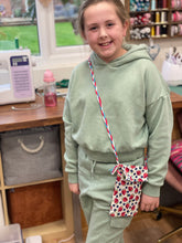 Load image into Gallery viewer, Little Messenger Cross body Bag Sewing Workshop