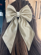 Load image into Gallery viewer, Hair Bow Sewing Workshop