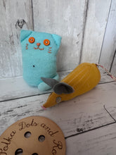 Load image into Gallery viewer, Sock cat/mouse Sewing Workshop
