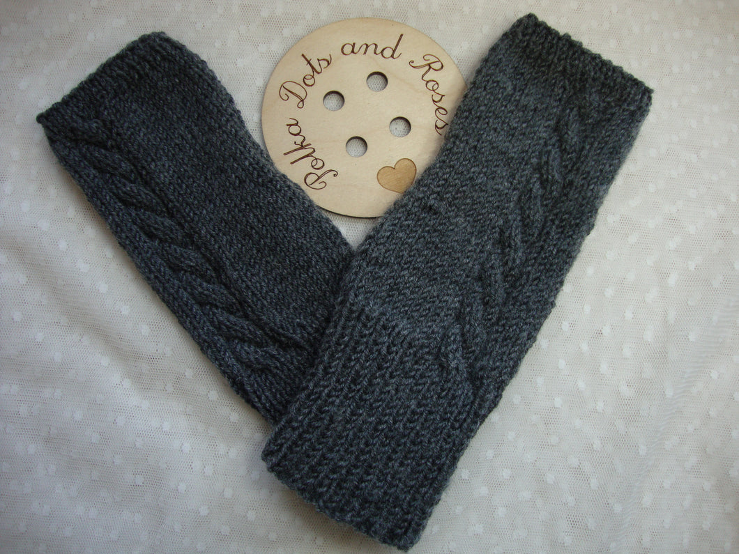 Merino wool is naturally fine, soft and incredibly warm.  These are designed to be worn all day and keep your wrists, hands and fingers (even though they’re not covered) warm.Will fit all hand sizes with a hole for your thumb.  They are great if you suffer from poor circulation or Raynauds.  Lovingly hand knitted by my wonderful mum ♥️